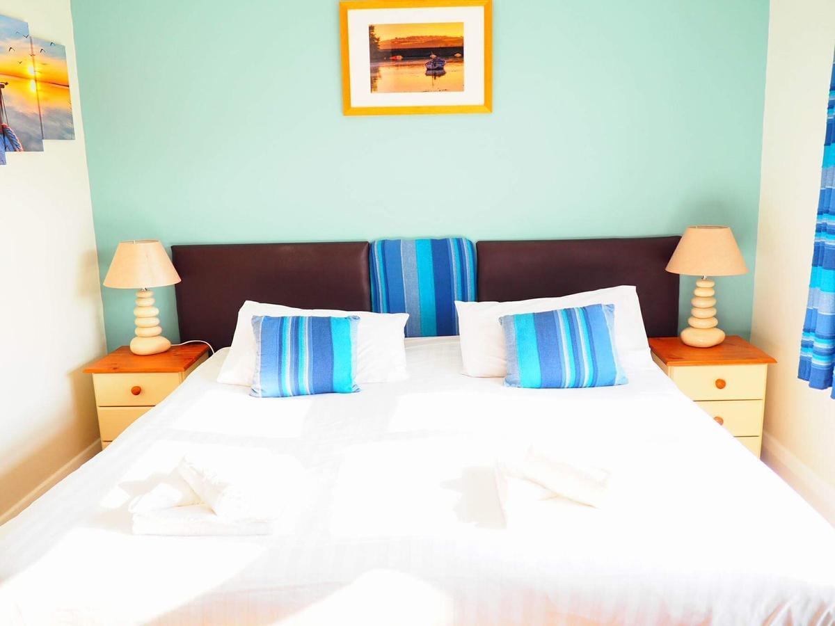 Sun Bay Hotel Кингсбридж Экстерьер фото